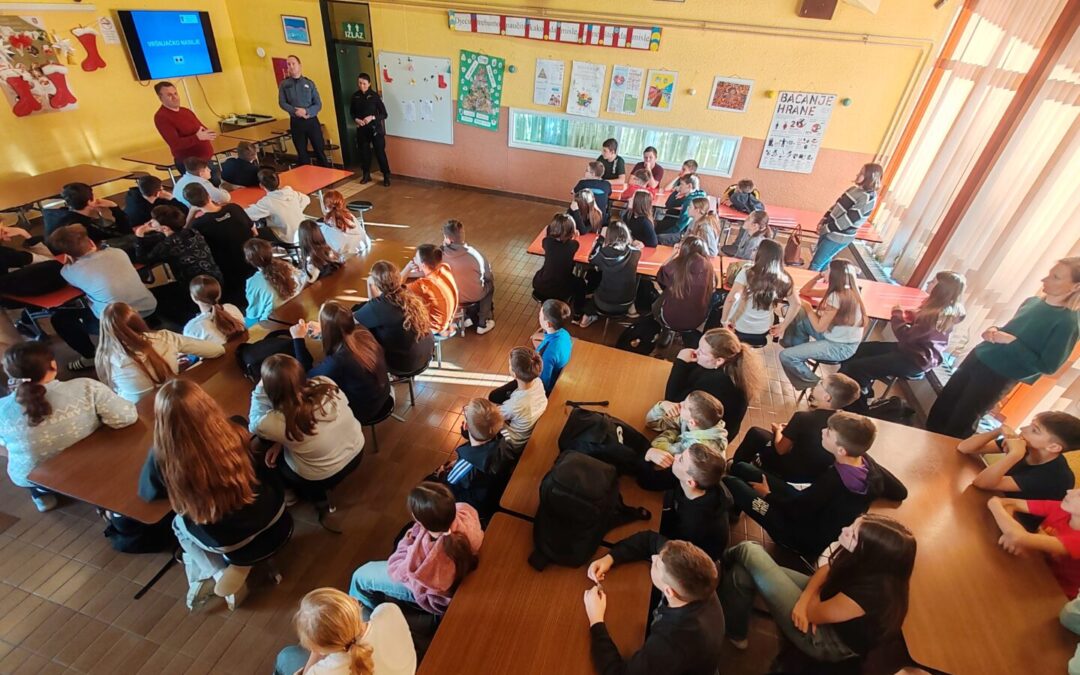 Predavanje službenika PP Novi Marof